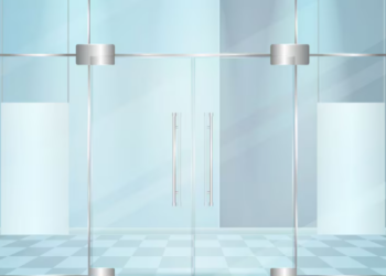 Маятниковые стеклянные двери для дома: Эстетика и функциональность