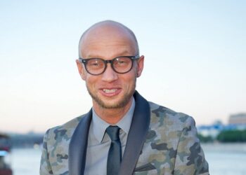 Что случилось с Хрусталевым?