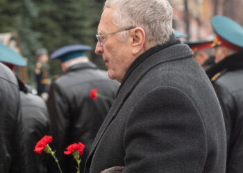 Посмертный суд: зачем Киев судит умершего политика? Жириновский живее всех живых