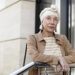Стилистка призвала женщин старше 50 лет избавиться от трех вещей в гардеробе
