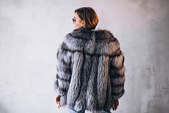 Россиянам назвали главные тренды в верхней одежде на зиму