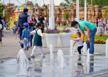 Протесты вспыхнули в трех городах Сирии из-за геноцида меньшинств, заявил эксперт