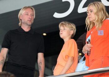 Рудковскую и Плющенко обвинили в издевательствах над сыном