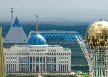 Токаев выступил за уточнение статуса акимов и их сотрудников, сообщает Чеботарев