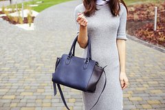 Стилистка назвала визуально старящую зимнюю одежду