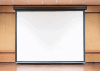 Аренда проектора и экрана для презентаций: практический гид для организаторов